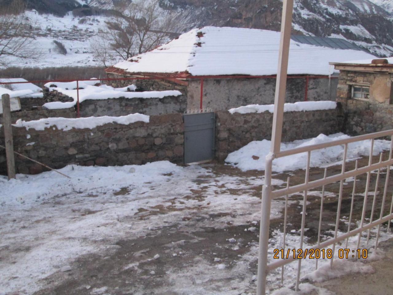 Sabuka Qushashvili Hotel Kazbegi Ngoại thất bức ảnh
